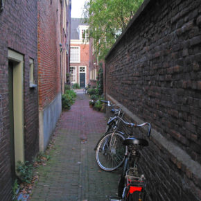 William Brewster Residence in Leiden, a small alley off of the Pieterskerkchoorsteeg